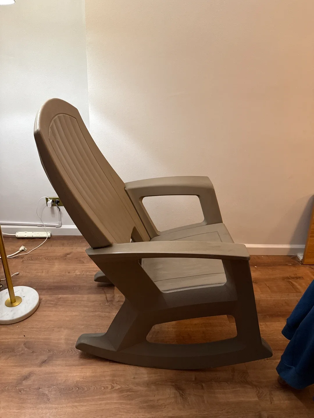 Outdoor Rocking Chair - Excellent Condition image indicator(2)