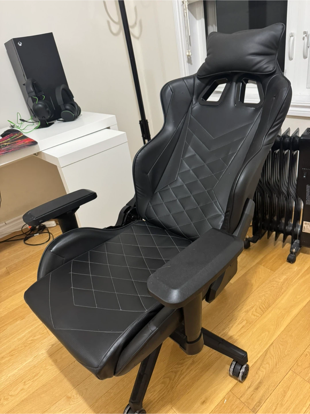 Black Gaming Chair - photo 3