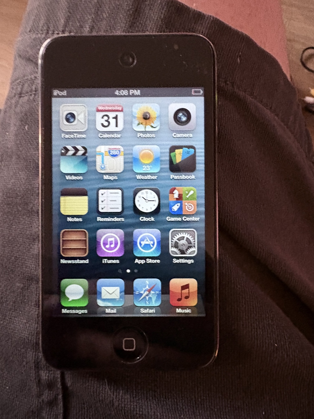Apple iPod Touch 4th Gen 8GB - photo 3