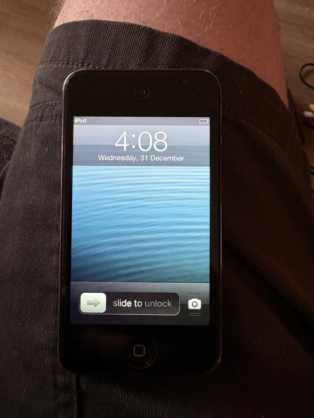 Apple iPod Touch 4th Gen 8GB - photo 2
