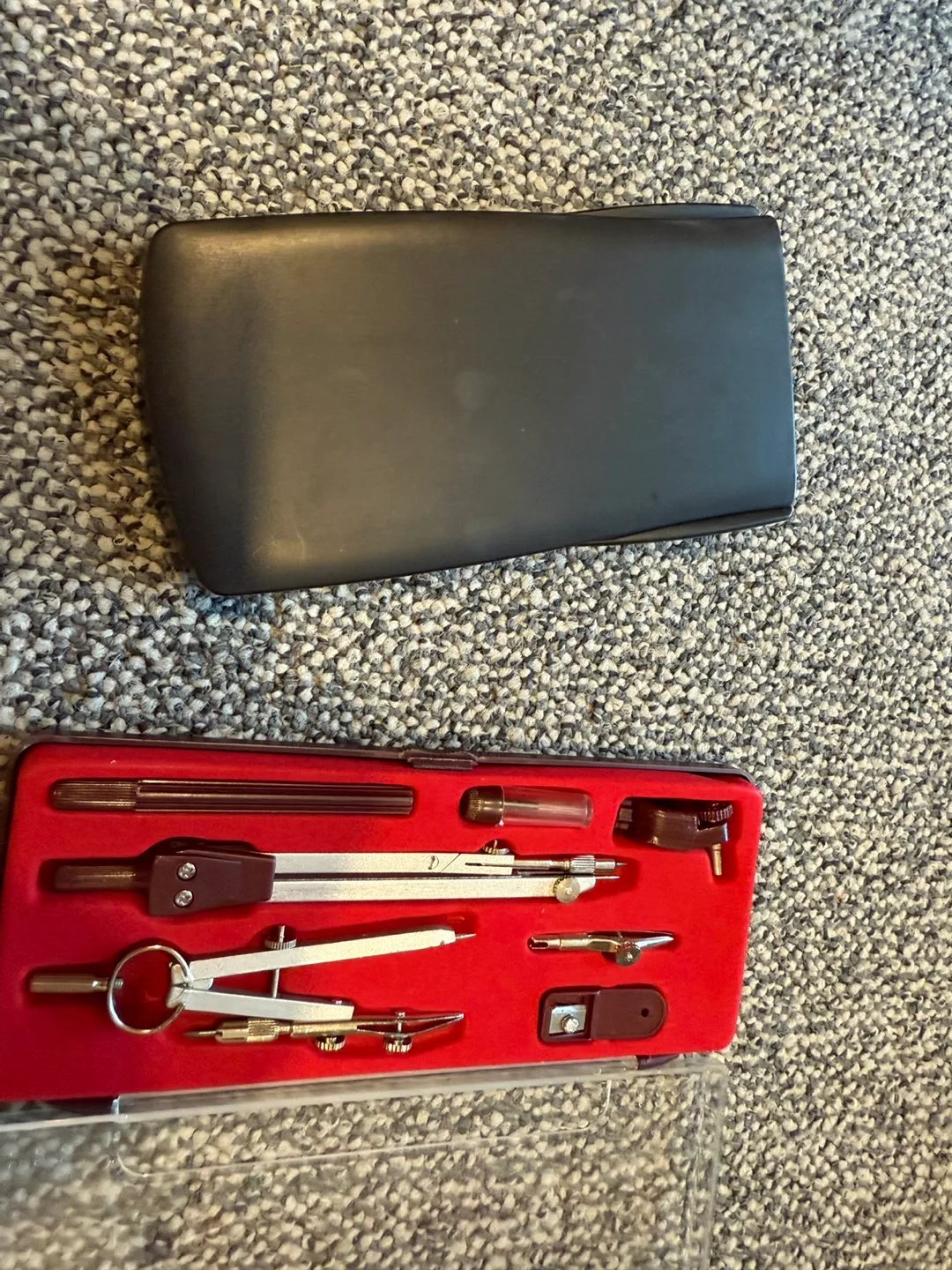 Casio 2850 Calculator & Geometry Set image indicator(2)