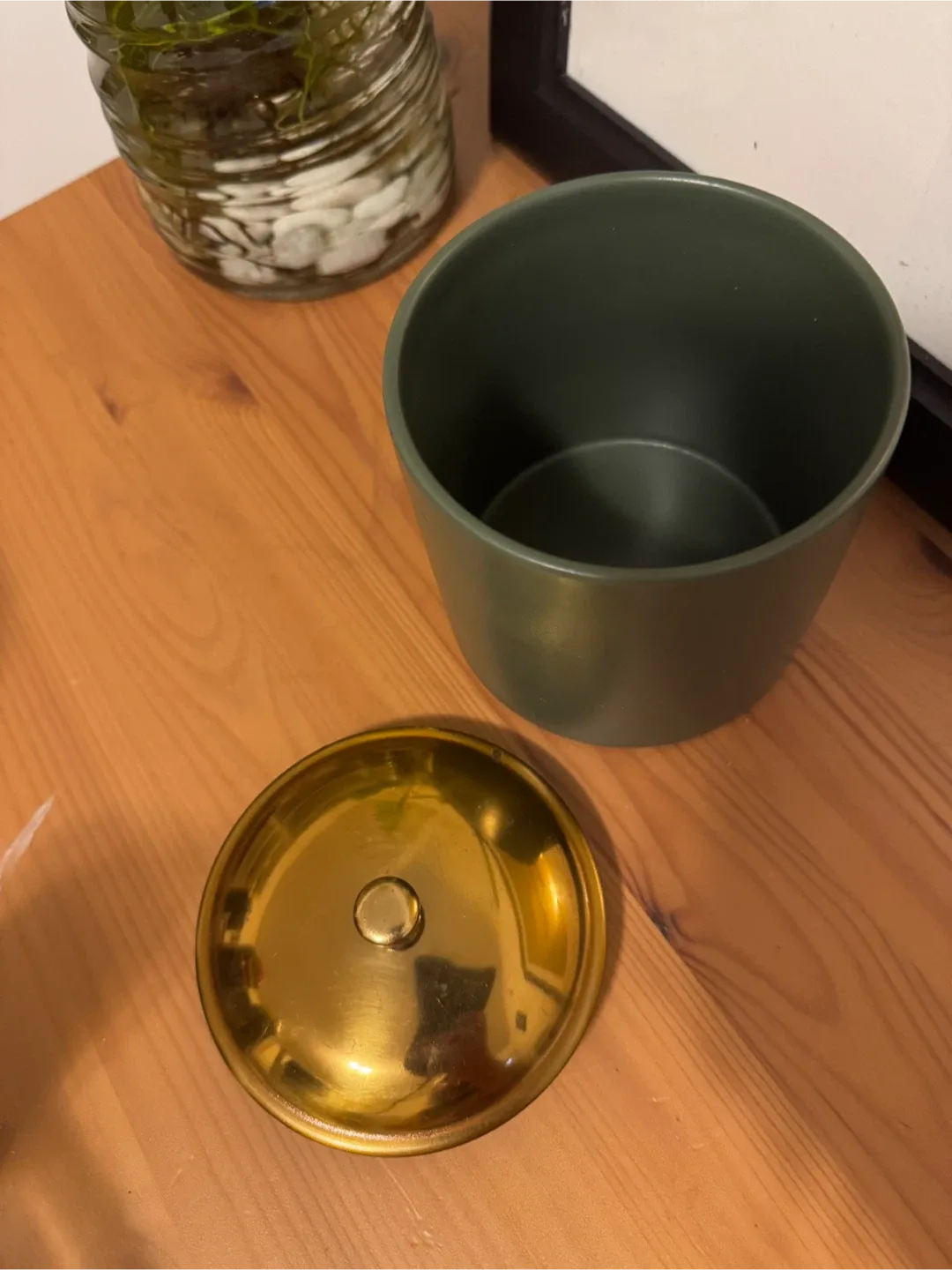 Green Ceramic Jar with Gold Lid image indicator(2)