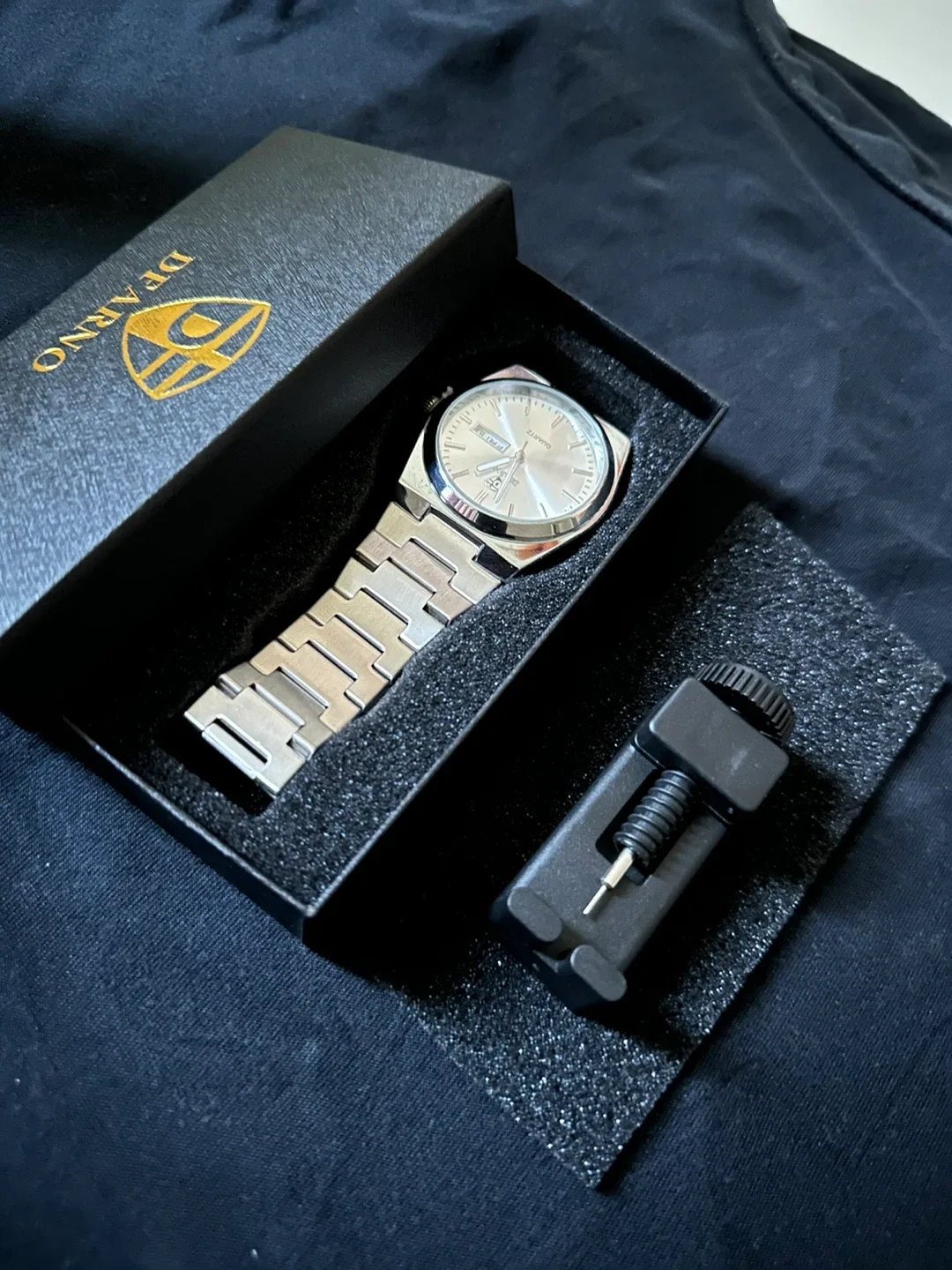 DEARNO Silver Quartz Watch with Box thumbnail