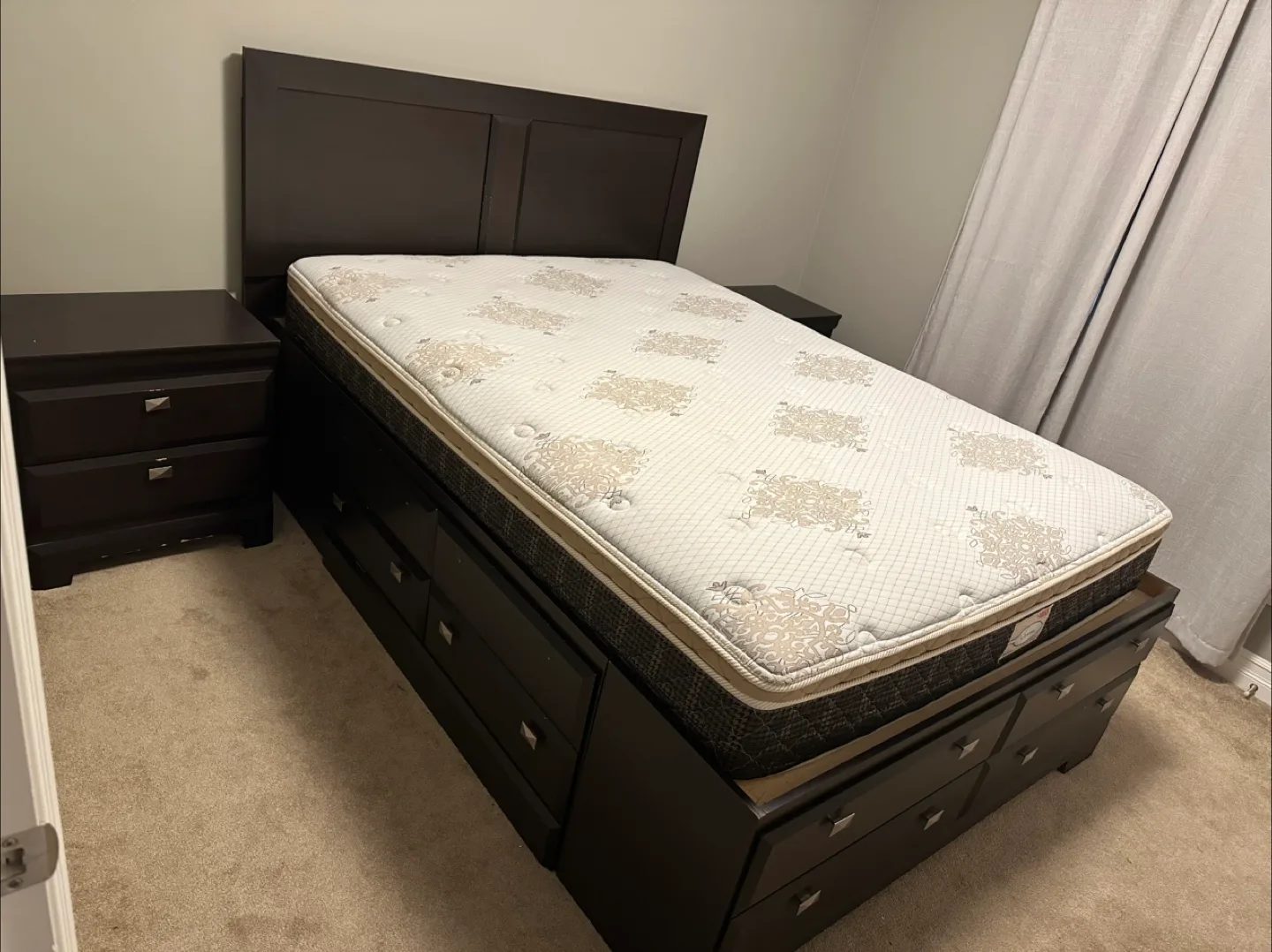 Queen Size bedroom furniture and Mattress