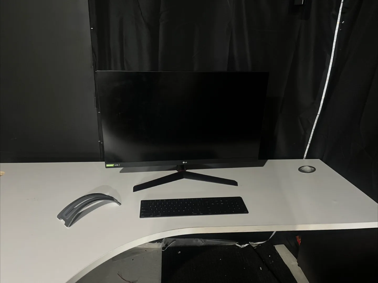 White L-Shaped office desk image indicator(2)