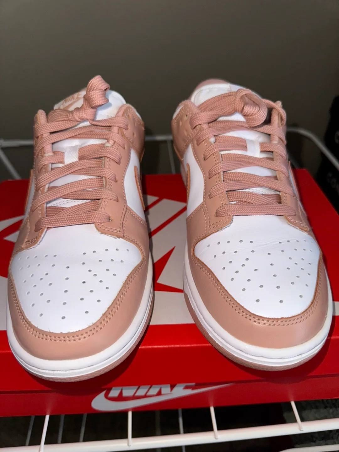 Nike dunk low thumbnail