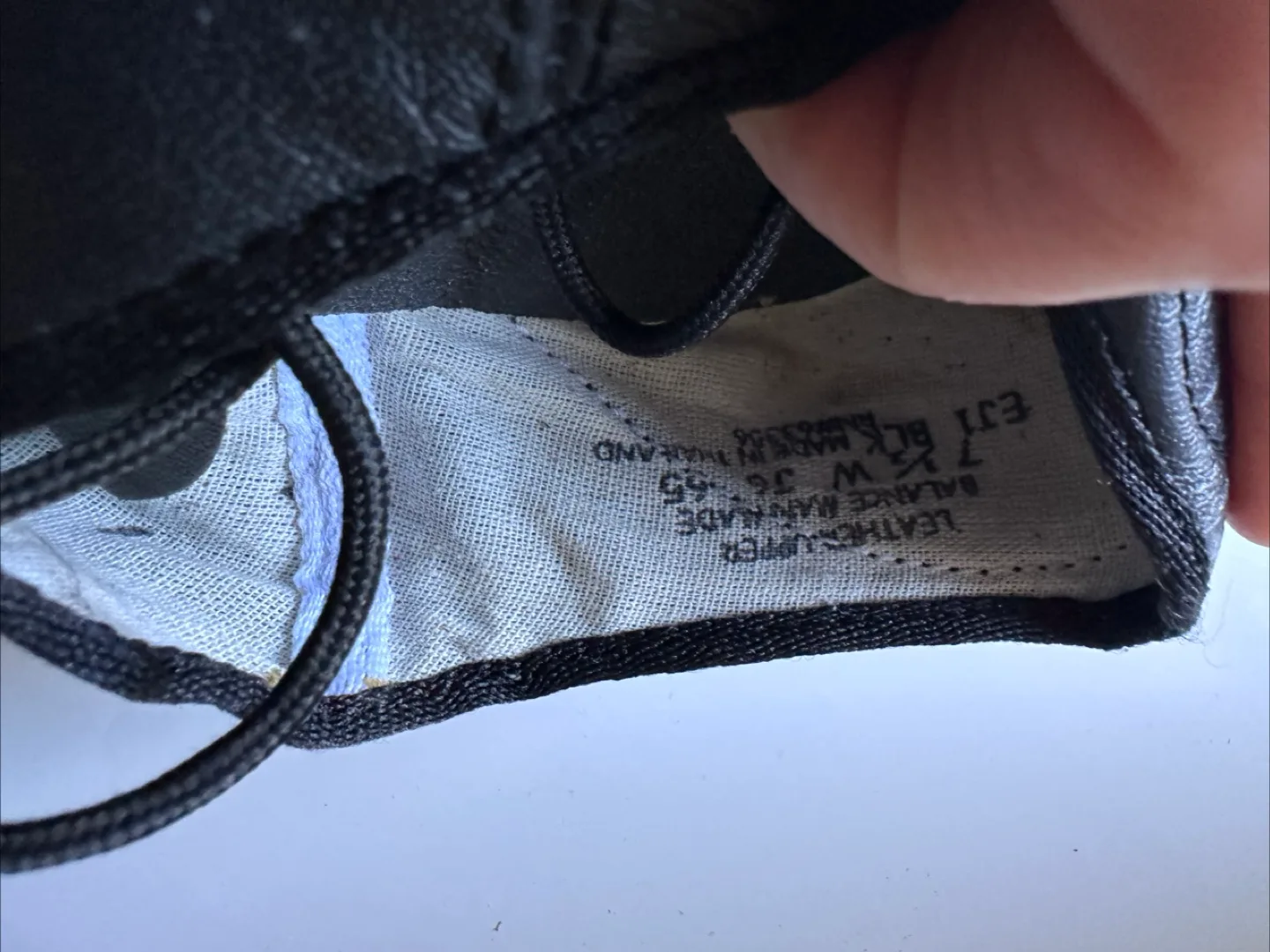 Leather Jazz Dance Shoes - Size 7.5 image indicator(2)