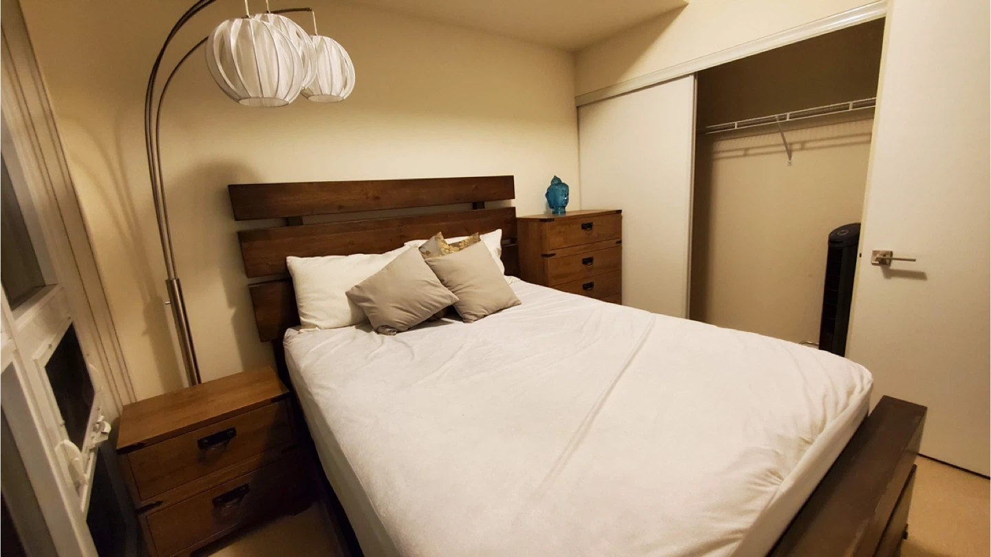 Wood Queen Bed + Box Spring - photo 2