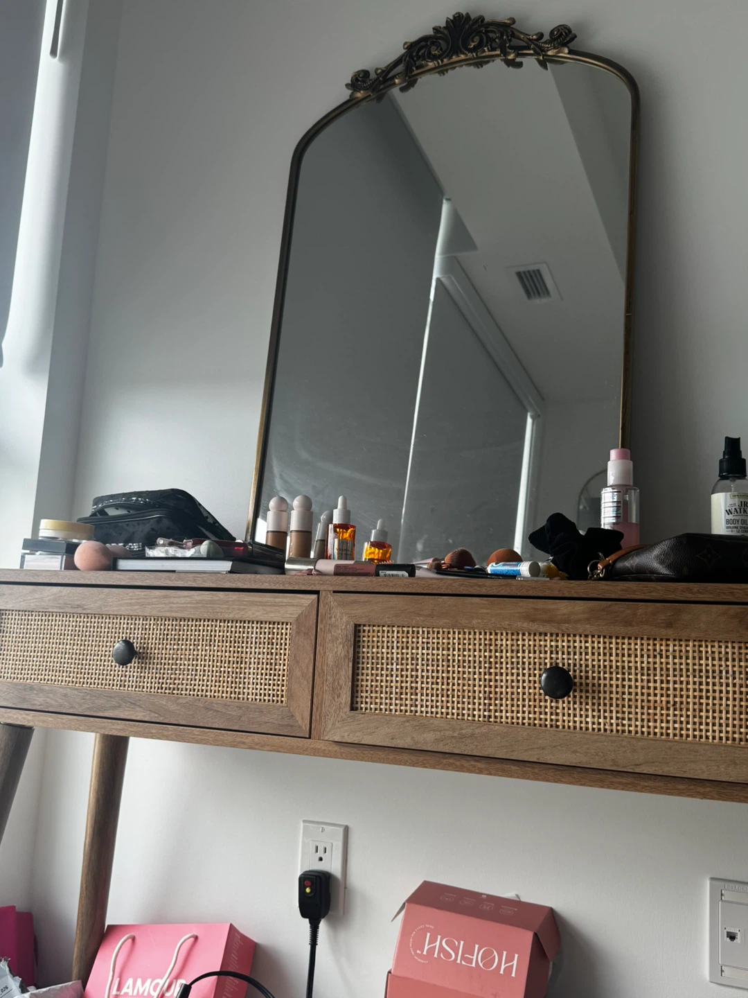 Vanity Table without Mirror