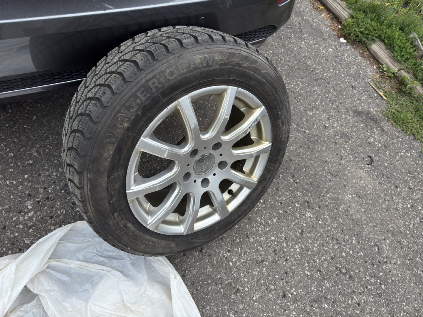 205/60/r16 Winter Tyres like new for sale - photo 4
