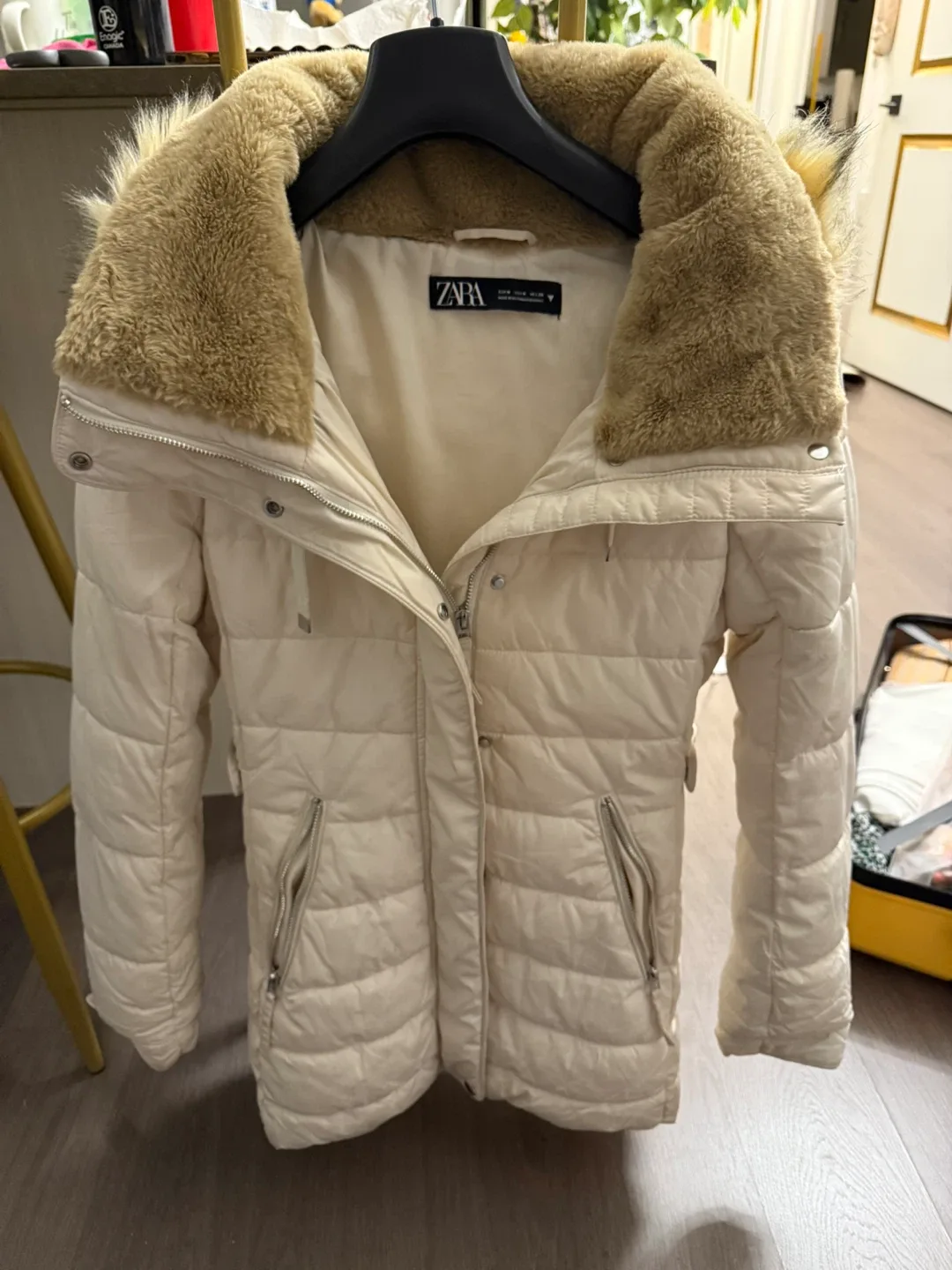 ZARA Puffer Jacket - Cream, Size M image indicator(2)