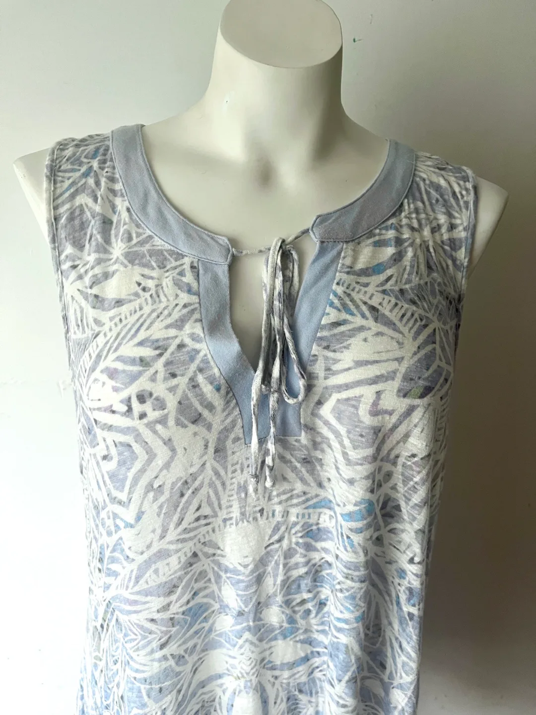 Tank Top - Blue/White Pattern image indicator(2)