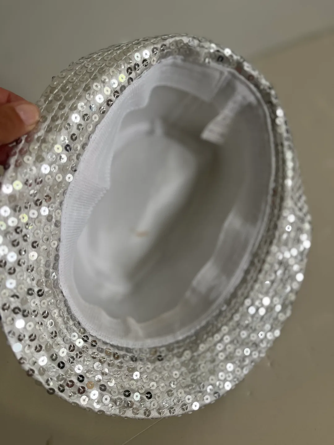 Silver Sequin Fedora Hat image indicator(3)