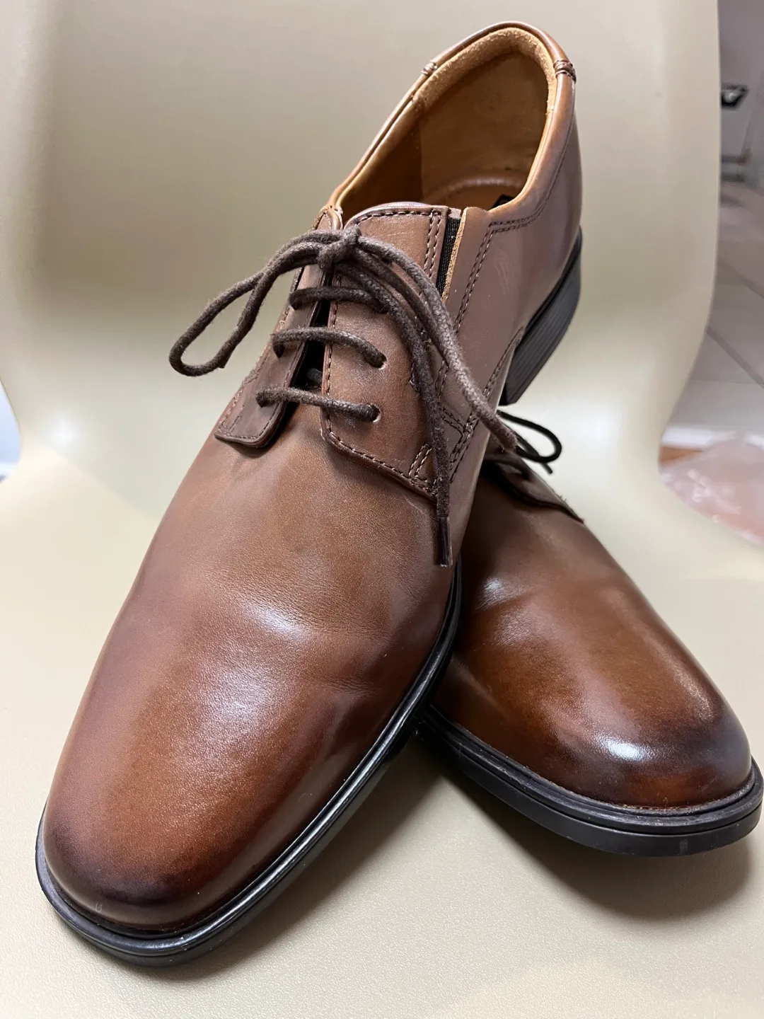 Clarks Brown Leather Dress Shoes Size 8.5M thumbnail