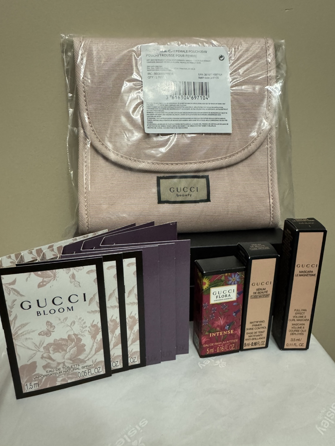Gucci Beauty Set: Pouch, Bloom, Flora, Mascara