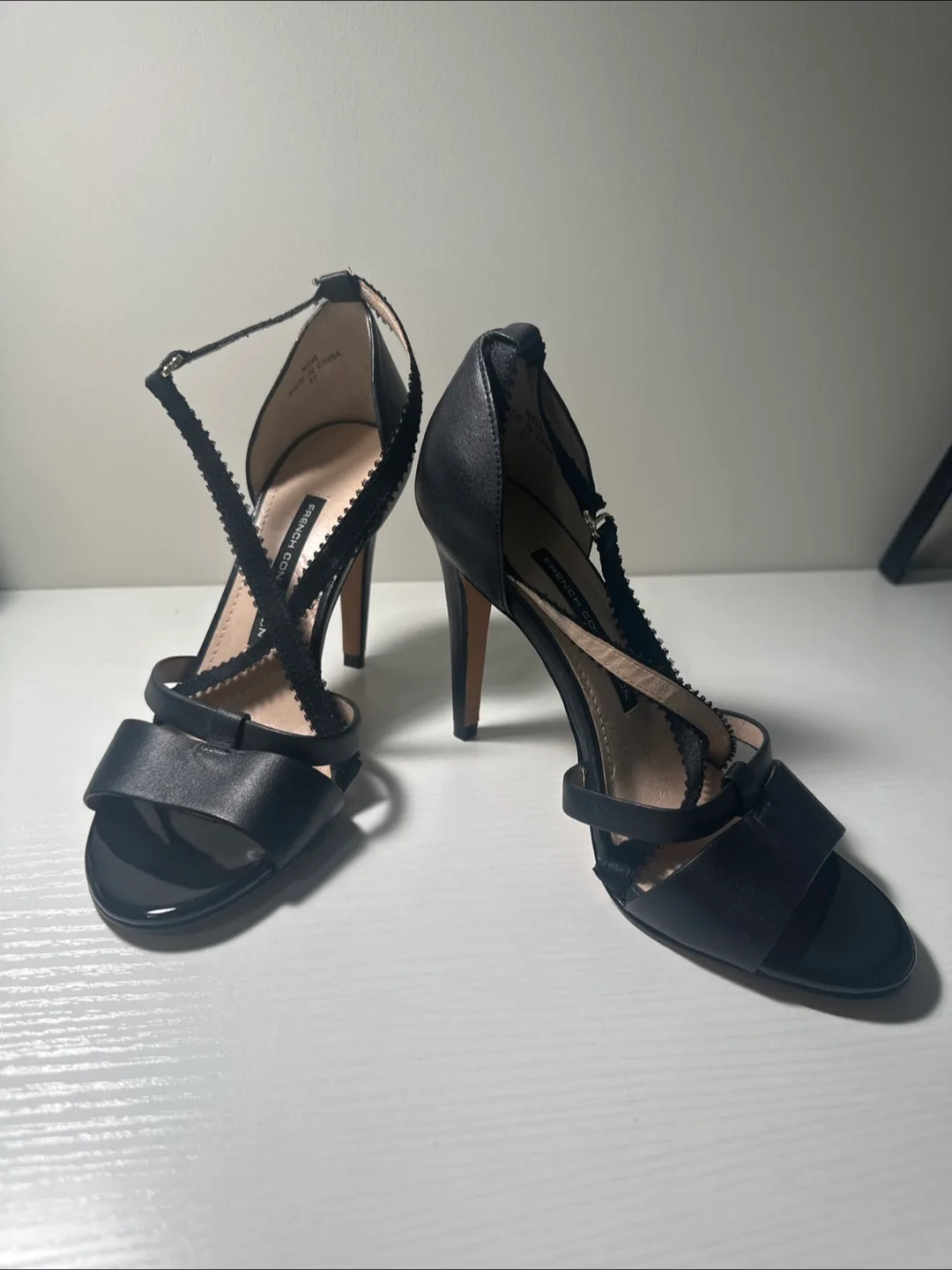 French Connection Black Heels - Size 7 image indicator(3)