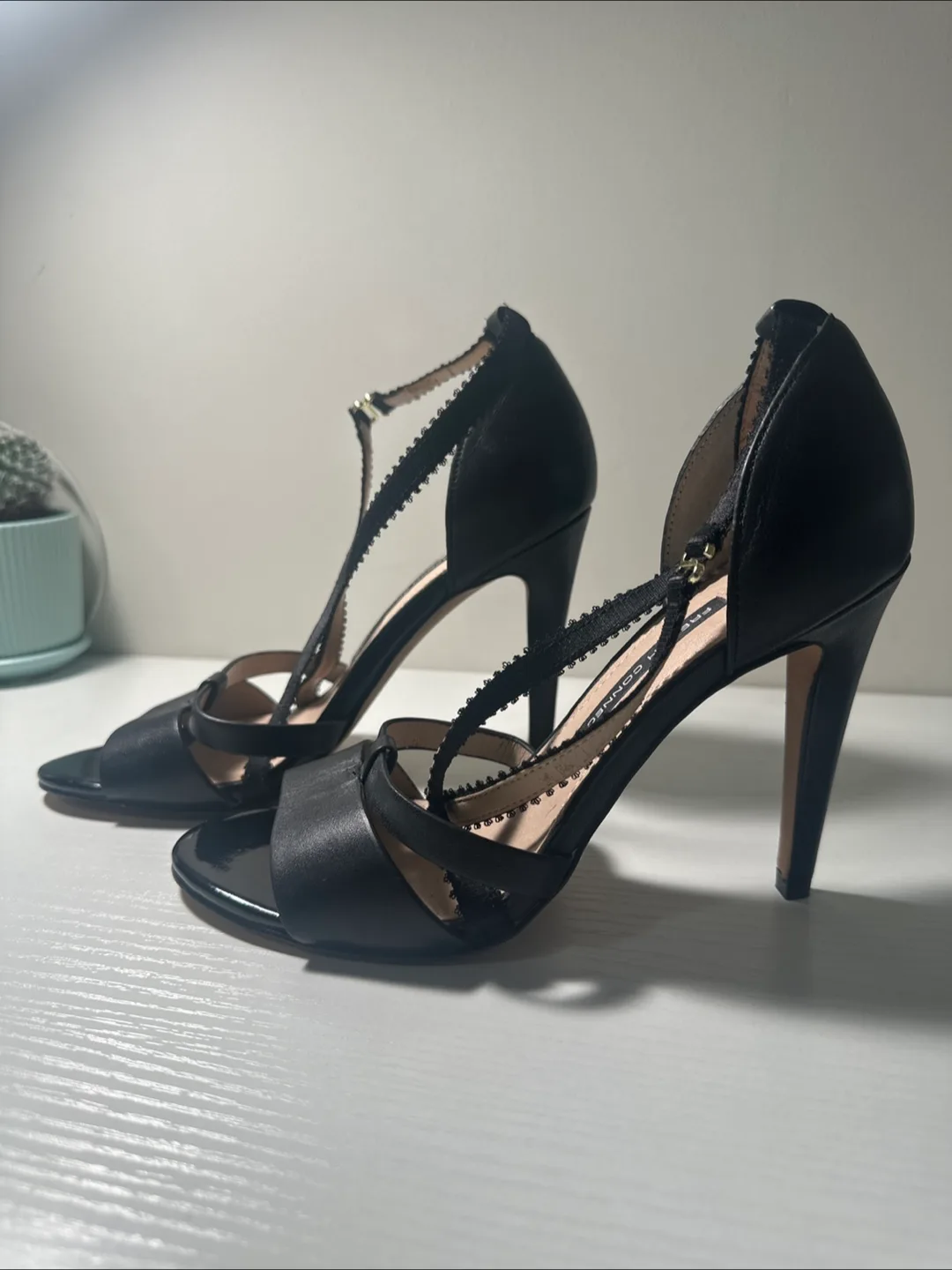 French Connection Black Heels - Size 7 image indicator(2)