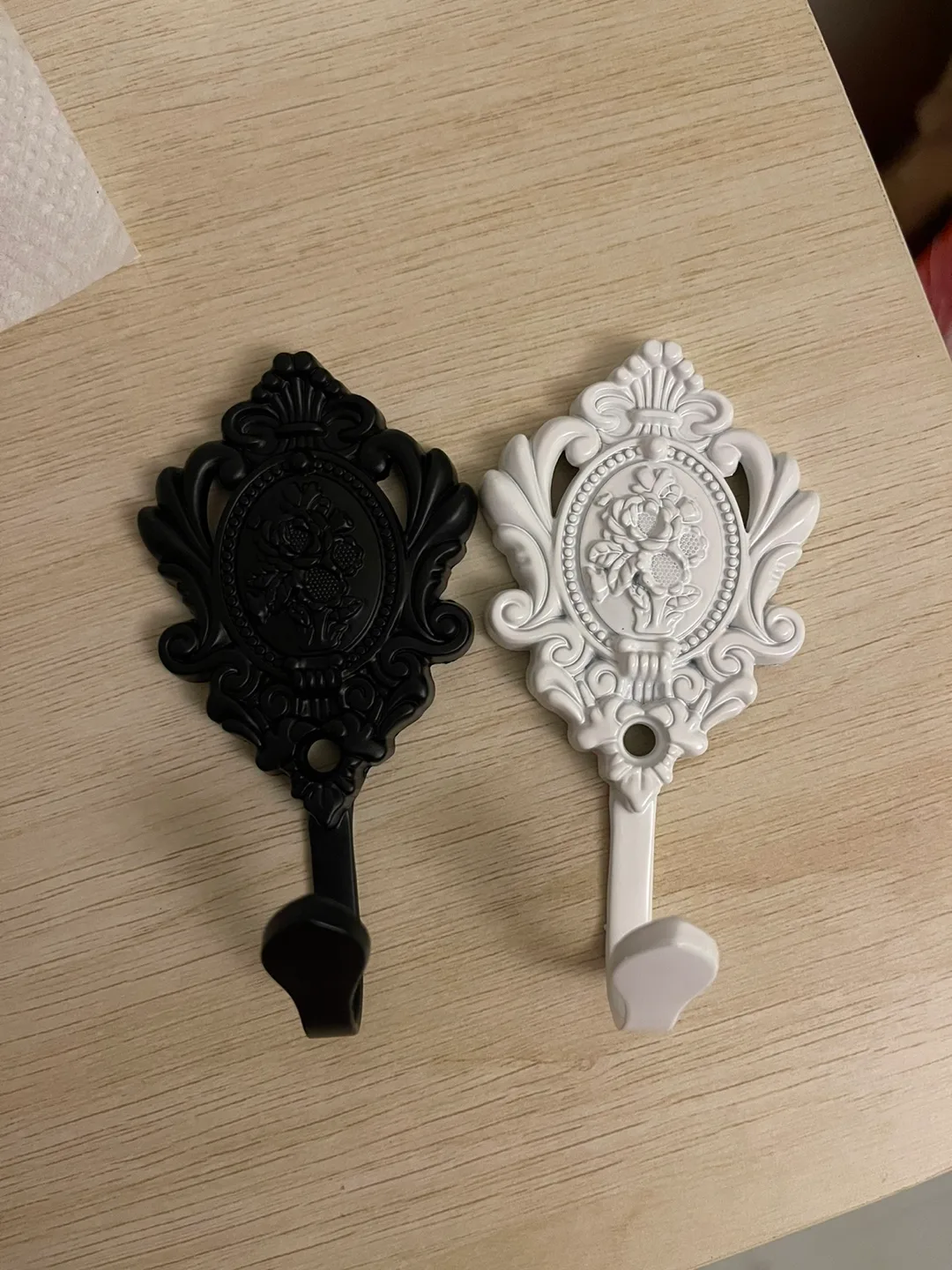 Vintage European Style Hooks image indicator(3)