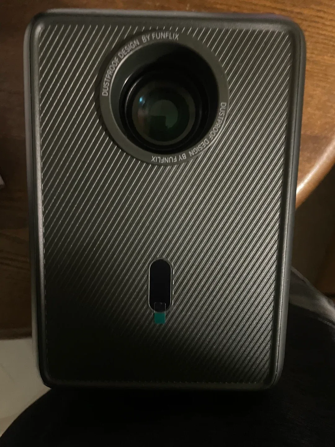 FunFlix G1 Multimedia Projector image indicator(2)