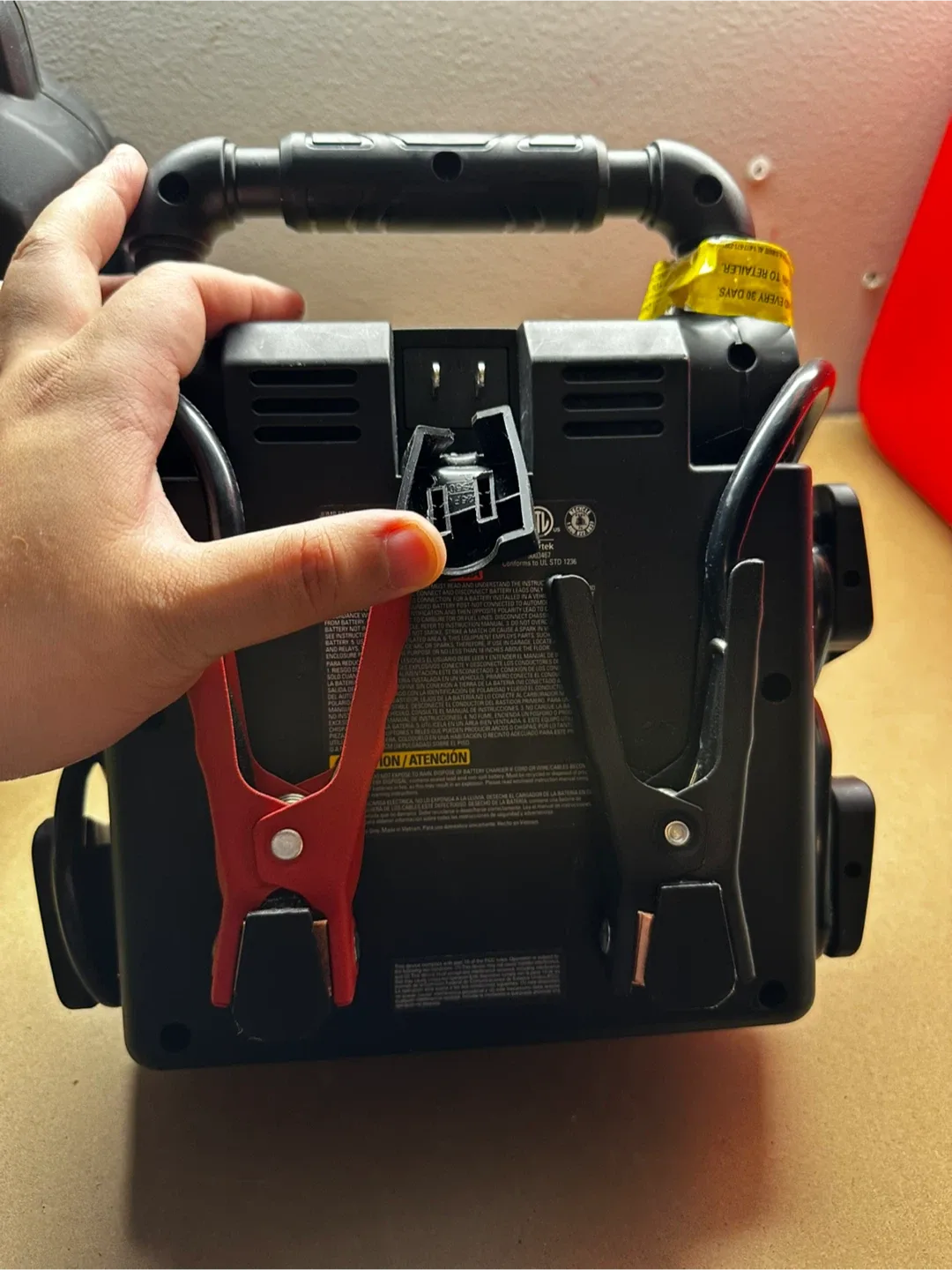 Stanley Jumpit 600 Peak Battery Amps Jump Starter image indicator(3)