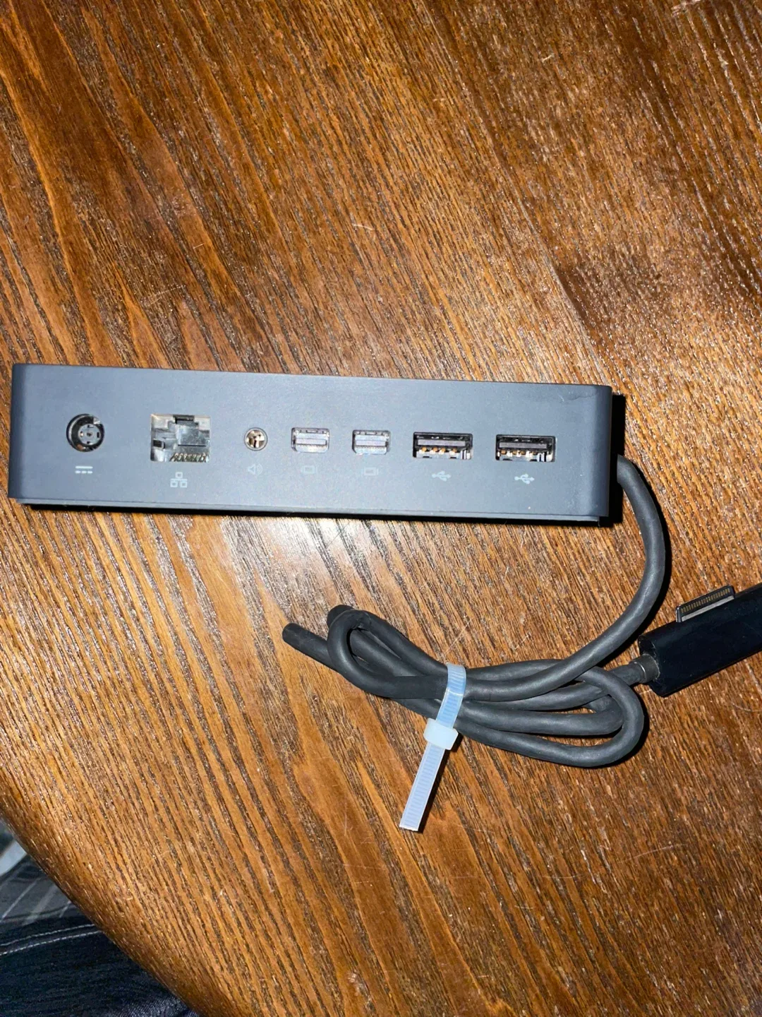 Microsoft Surface Dock image indicator(2)