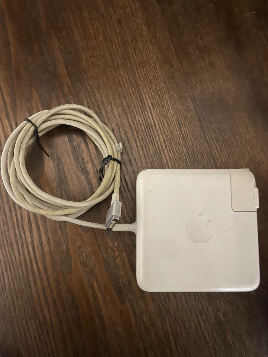 Apple MagSafe Power Adapter - photo 4