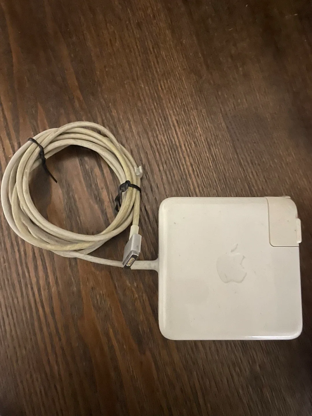 Apple MagSafe Power Adapter image indicator(4)