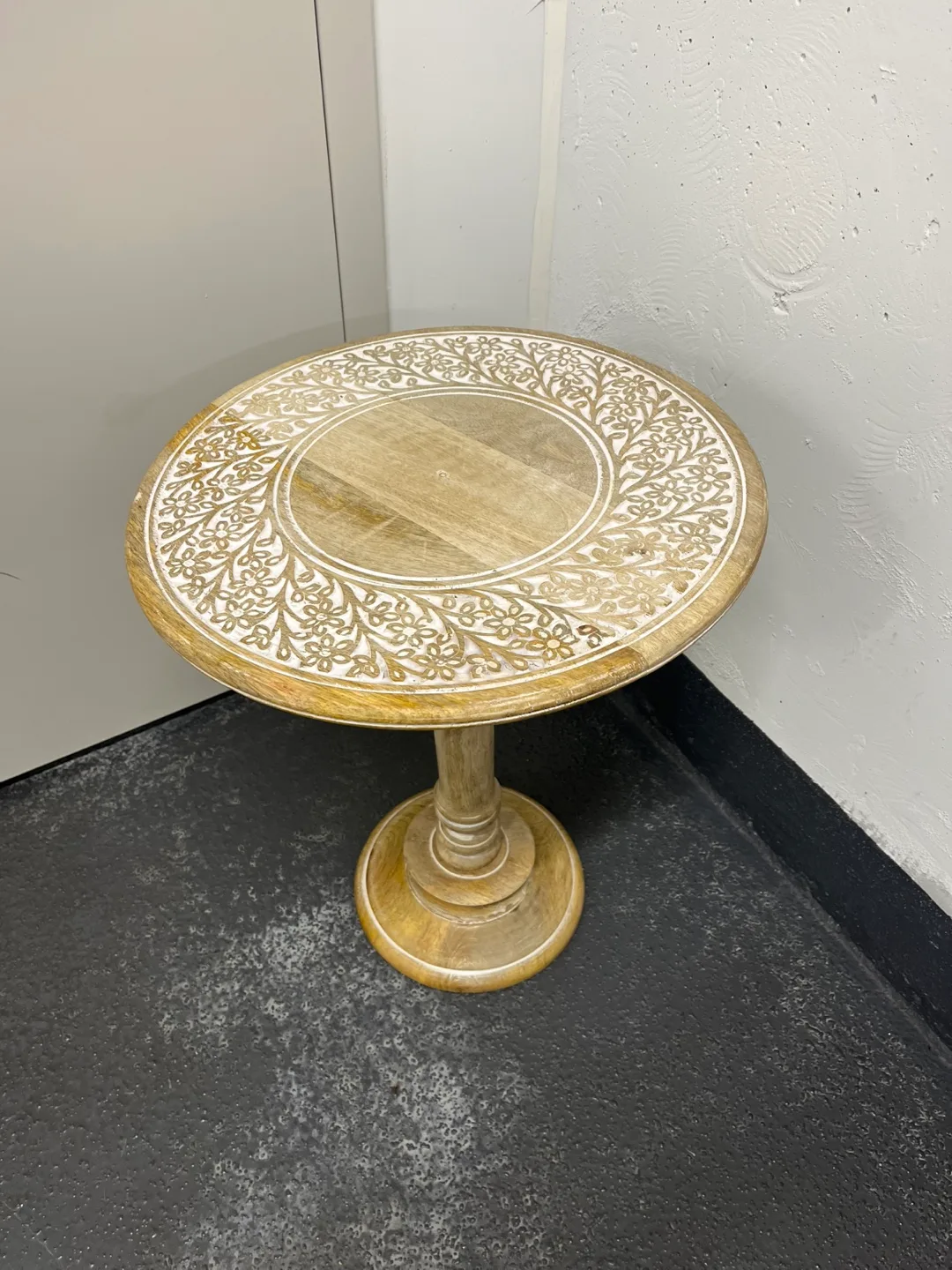 Wooden Pedestal Accent Table image indicator(7)