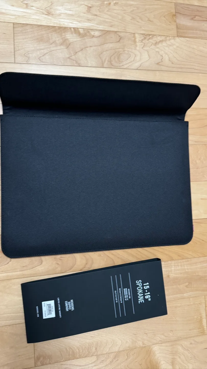 Herschel Spokane 15-16" Laptop Sleeve - Black image indicator(3)