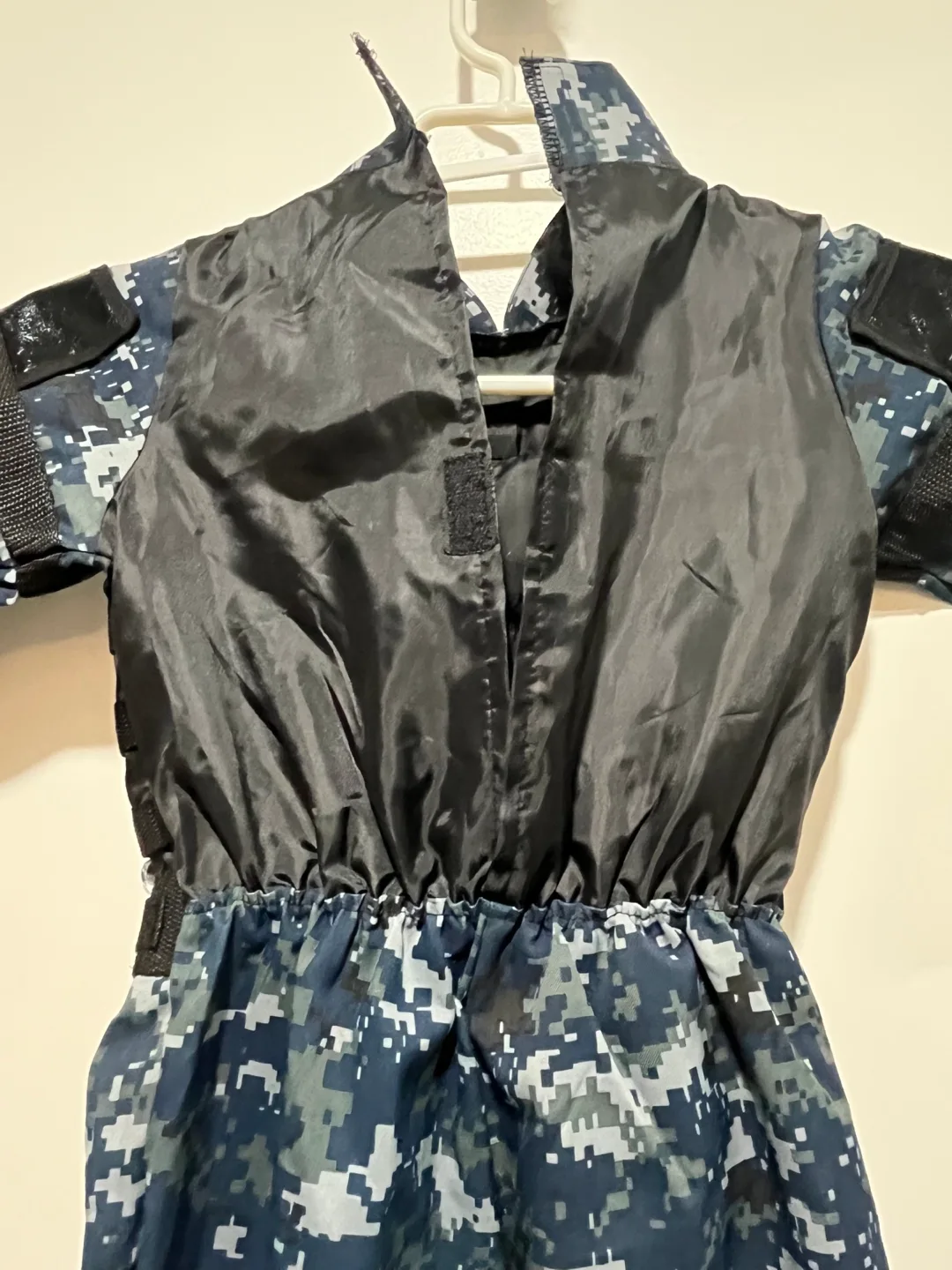 Police Officer Costume image indicator(3)