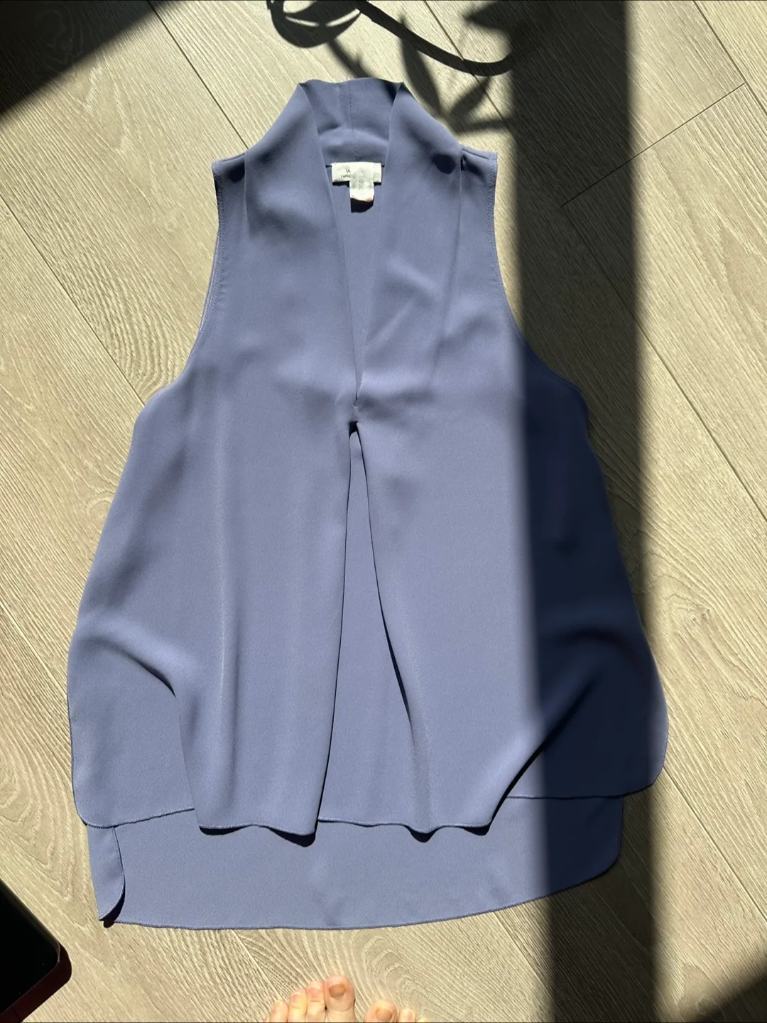 Aritzia Wilfred Sleeveless Japanese Fabric Blouse thumbnail