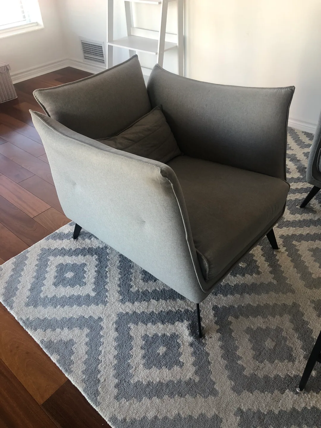 FREE COLLECT TODAY Sofa and Chair image indicator(5)