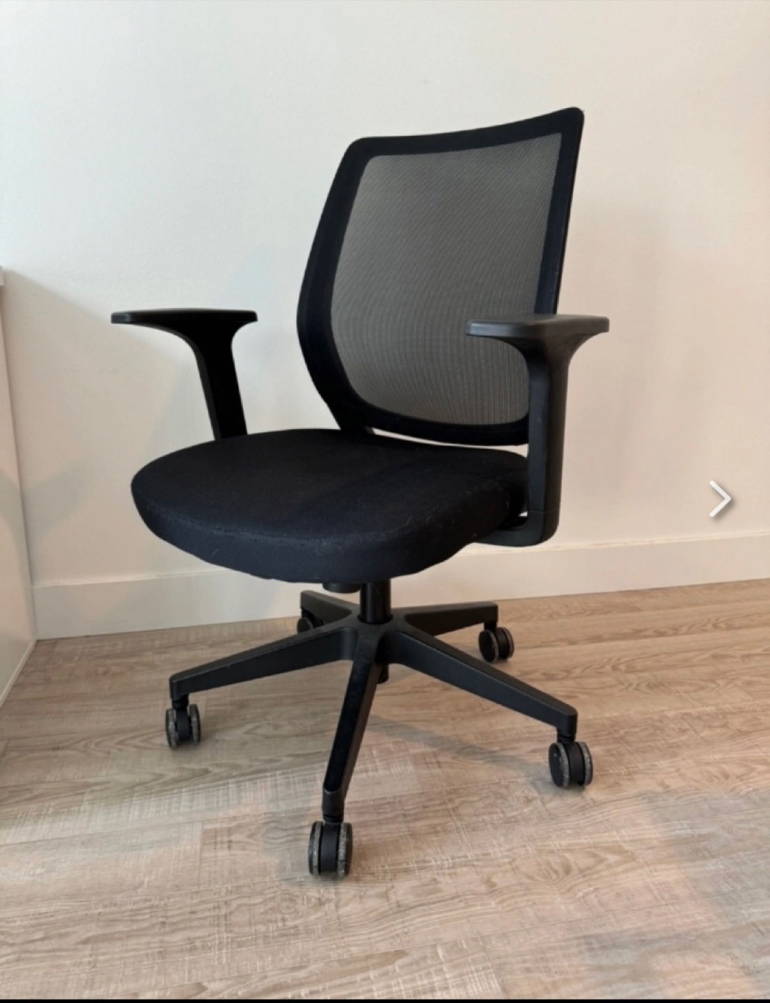 Black Office Chair with Mesh Back - photo 3
