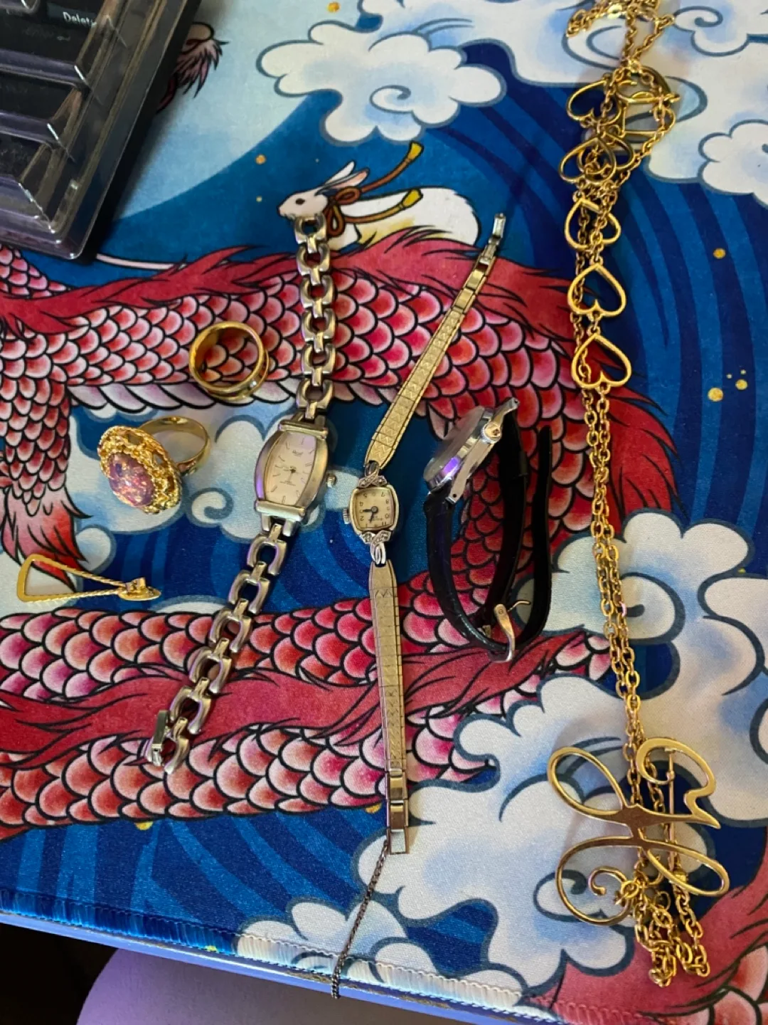 Vintage Women's Watches(needs battery) & Gold Jewelry thumbnail