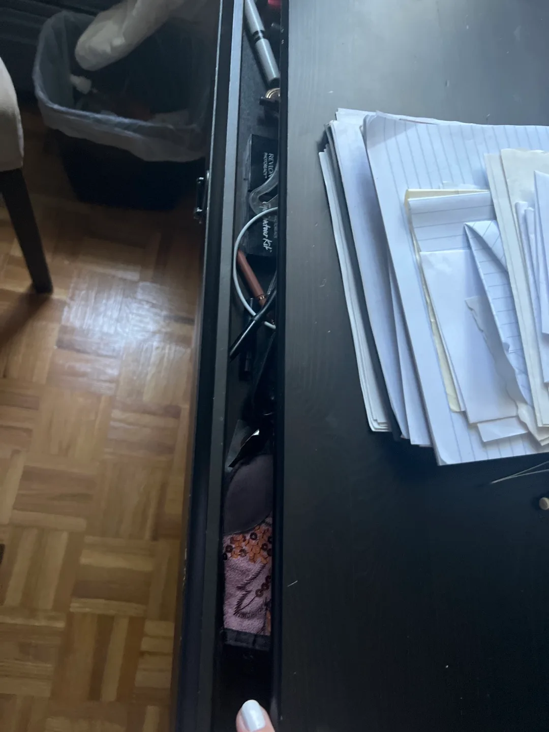 Black Vanity Desk with Mirror image indicator(2)