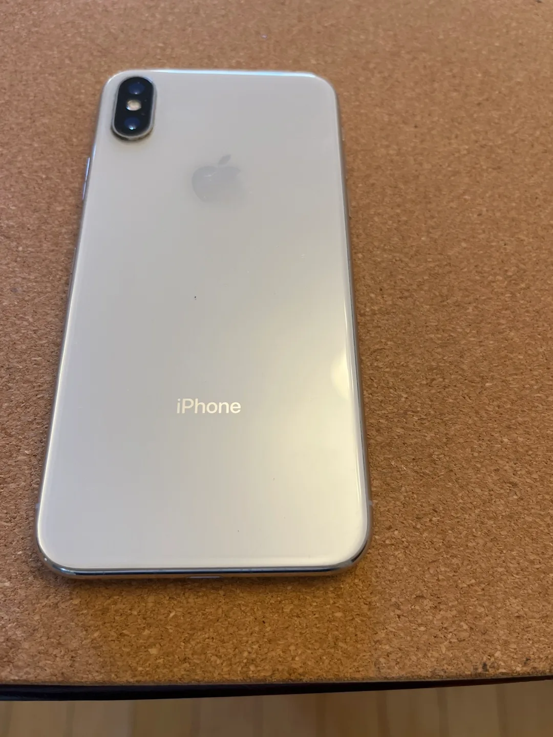 iPhone X - Silver - 64GB image indicator(3)