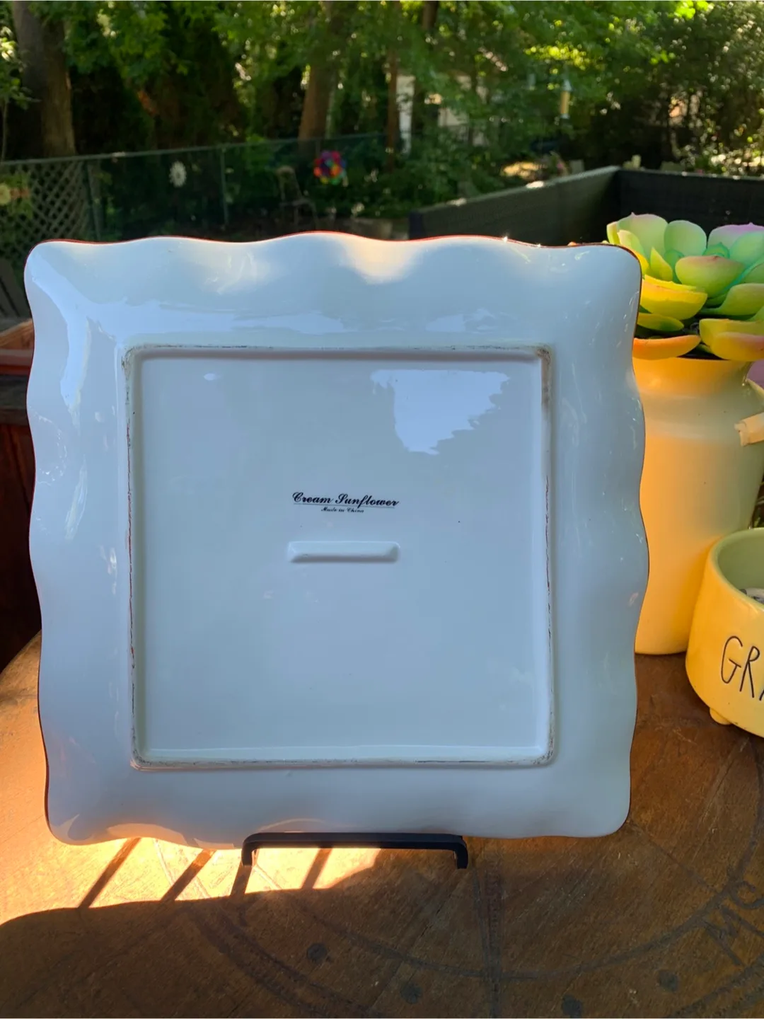 Cream Sunflower Platter image indicator(3)