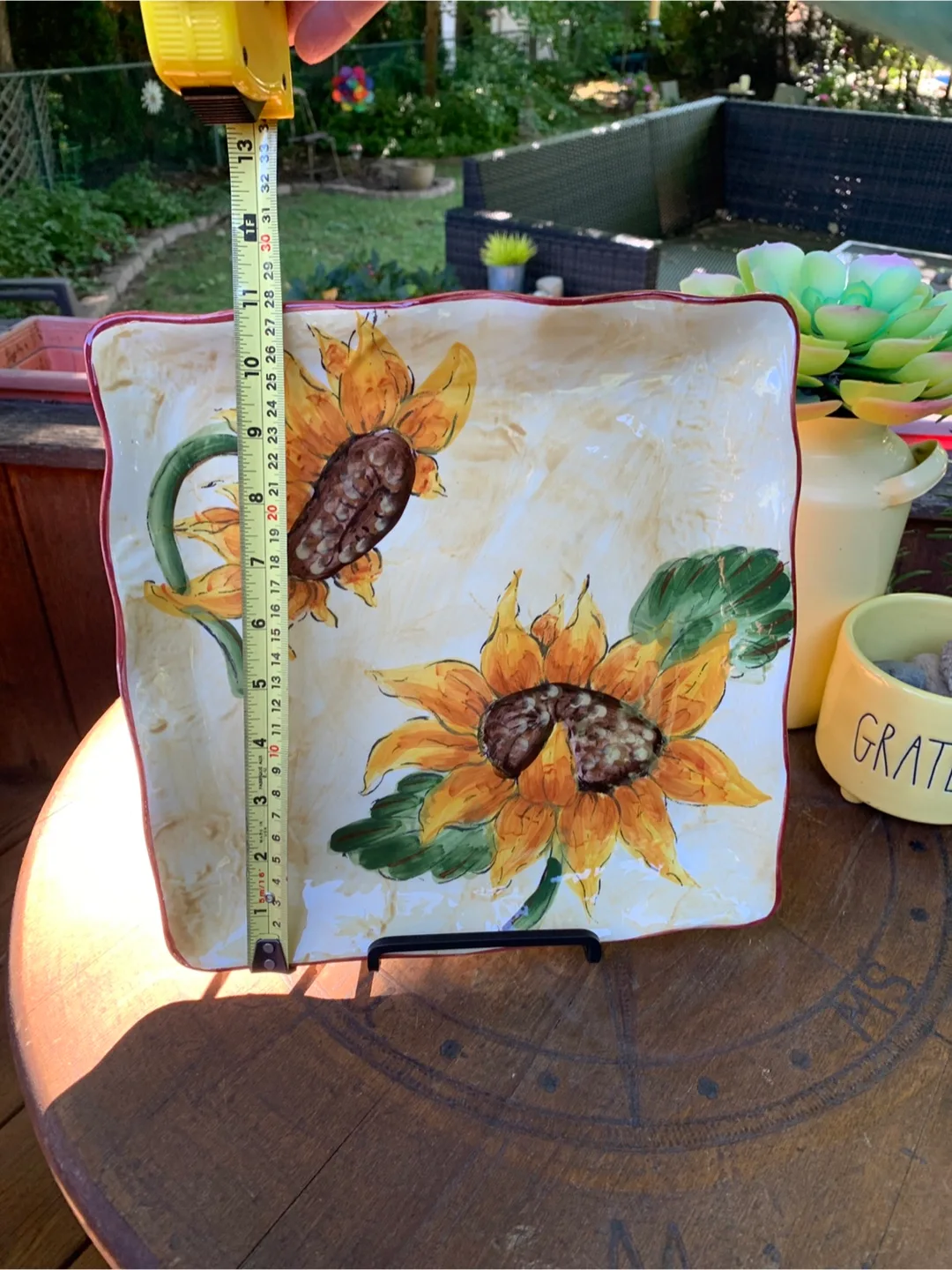 Cream Sunflower Platter image indicator(8)