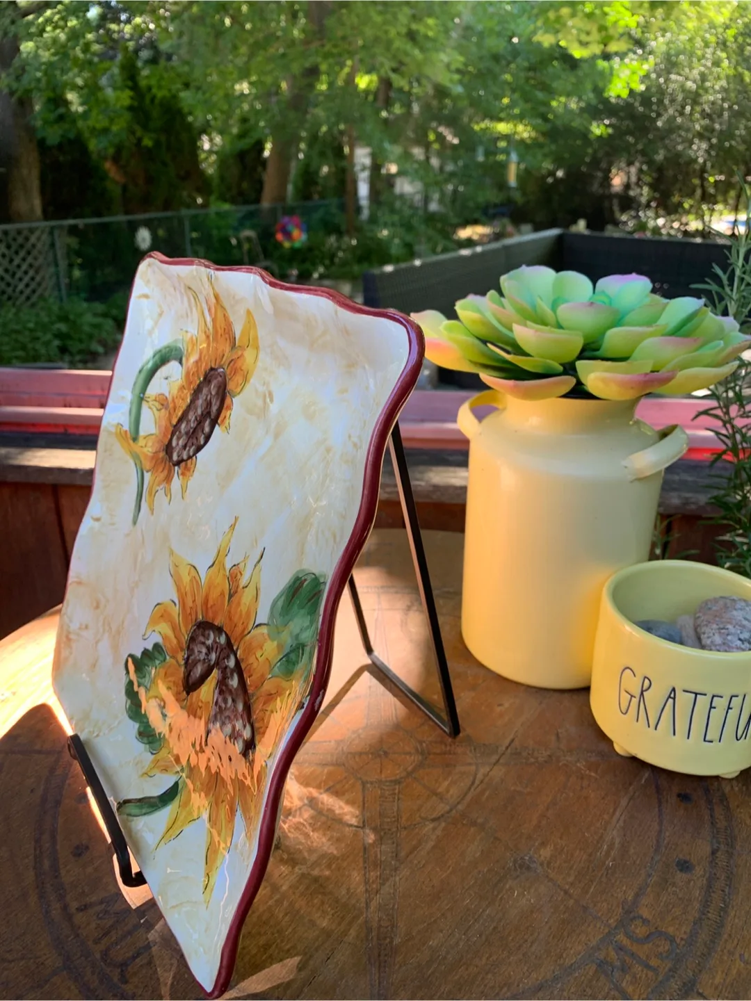 Cream Sunflower Platter image indicator(9)