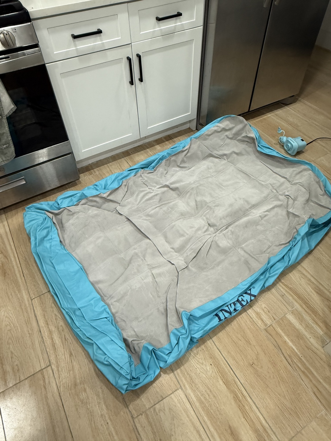Intex Air Mattress - Great Condition! - photo 2