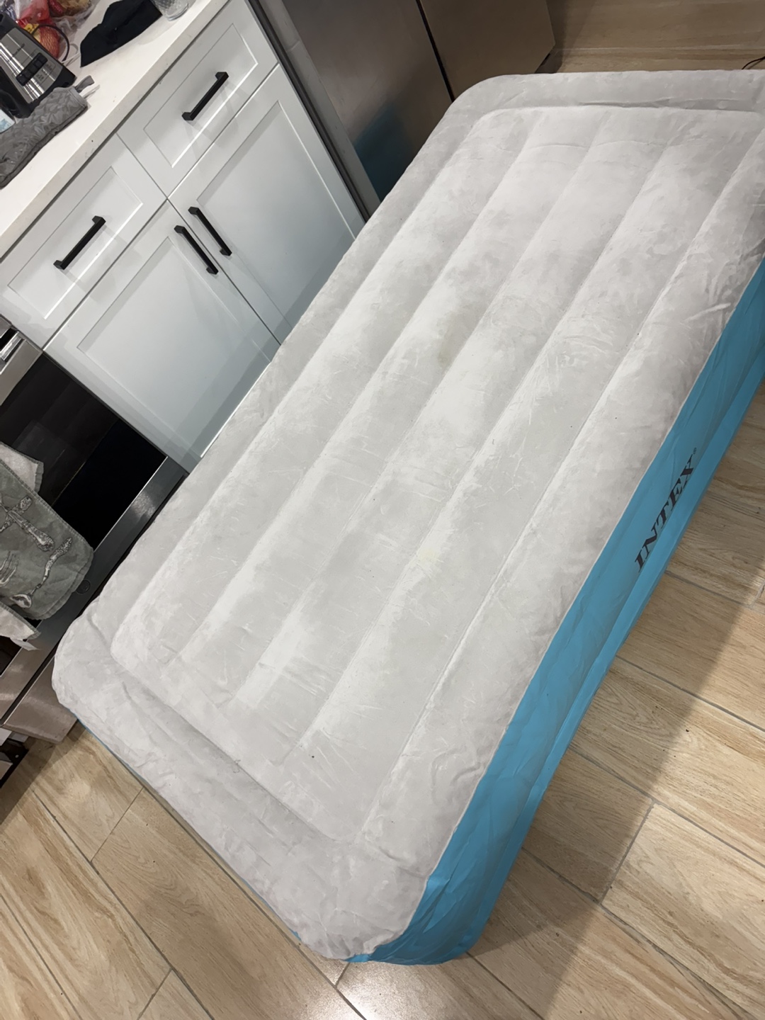 Intex Air Mattress - Great Condition! - photo 4