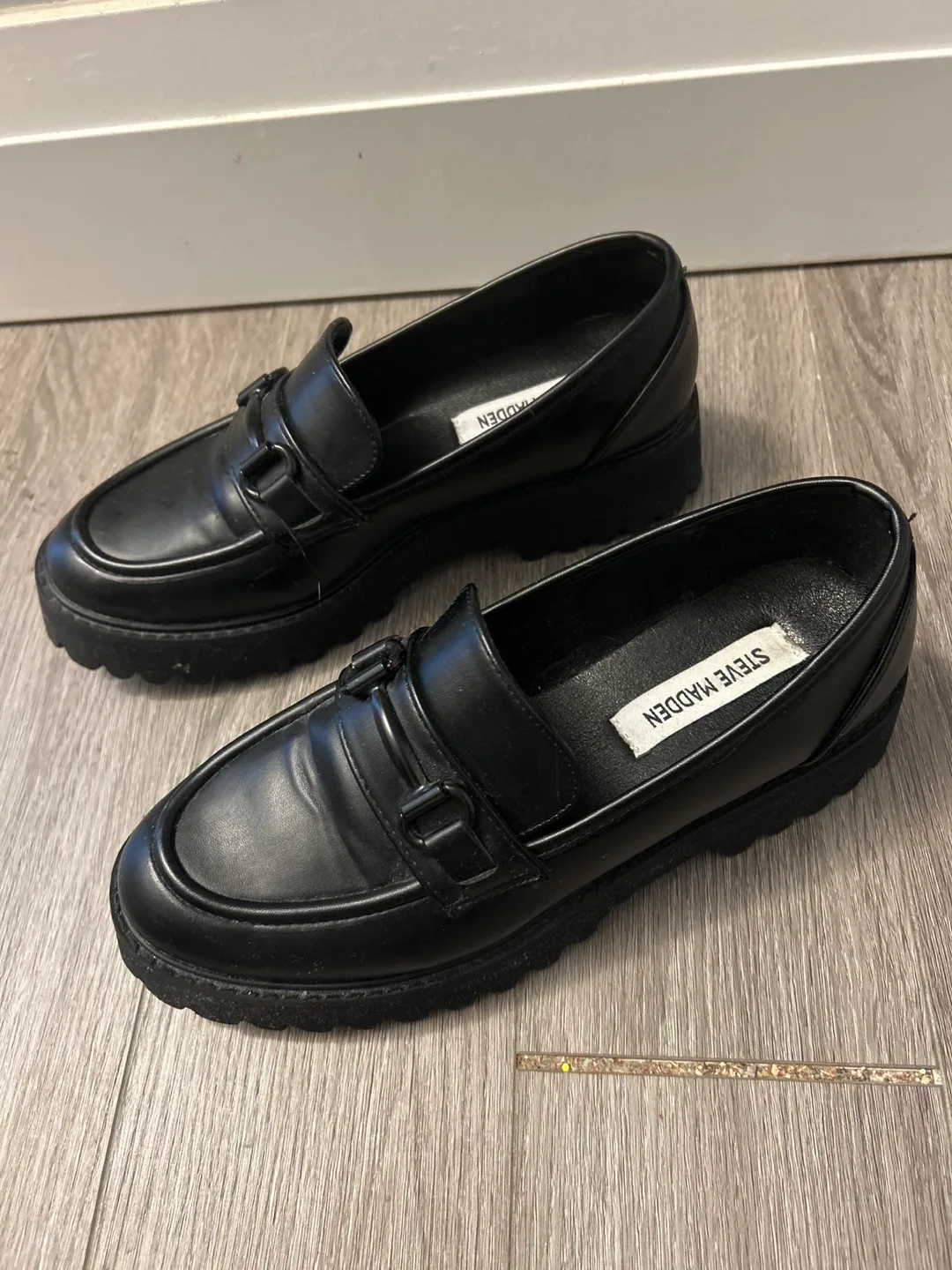 Steve Madden Black Leather Loafers image indicator(3)