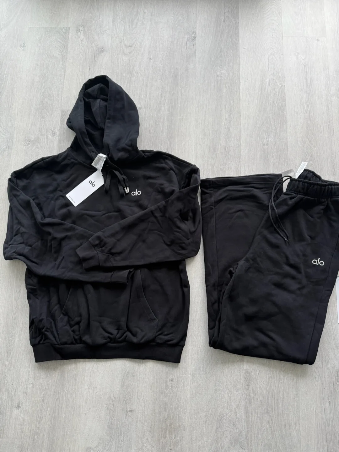 ALO Accolade Sweatpants and Hoodie Set-Black thumbnail