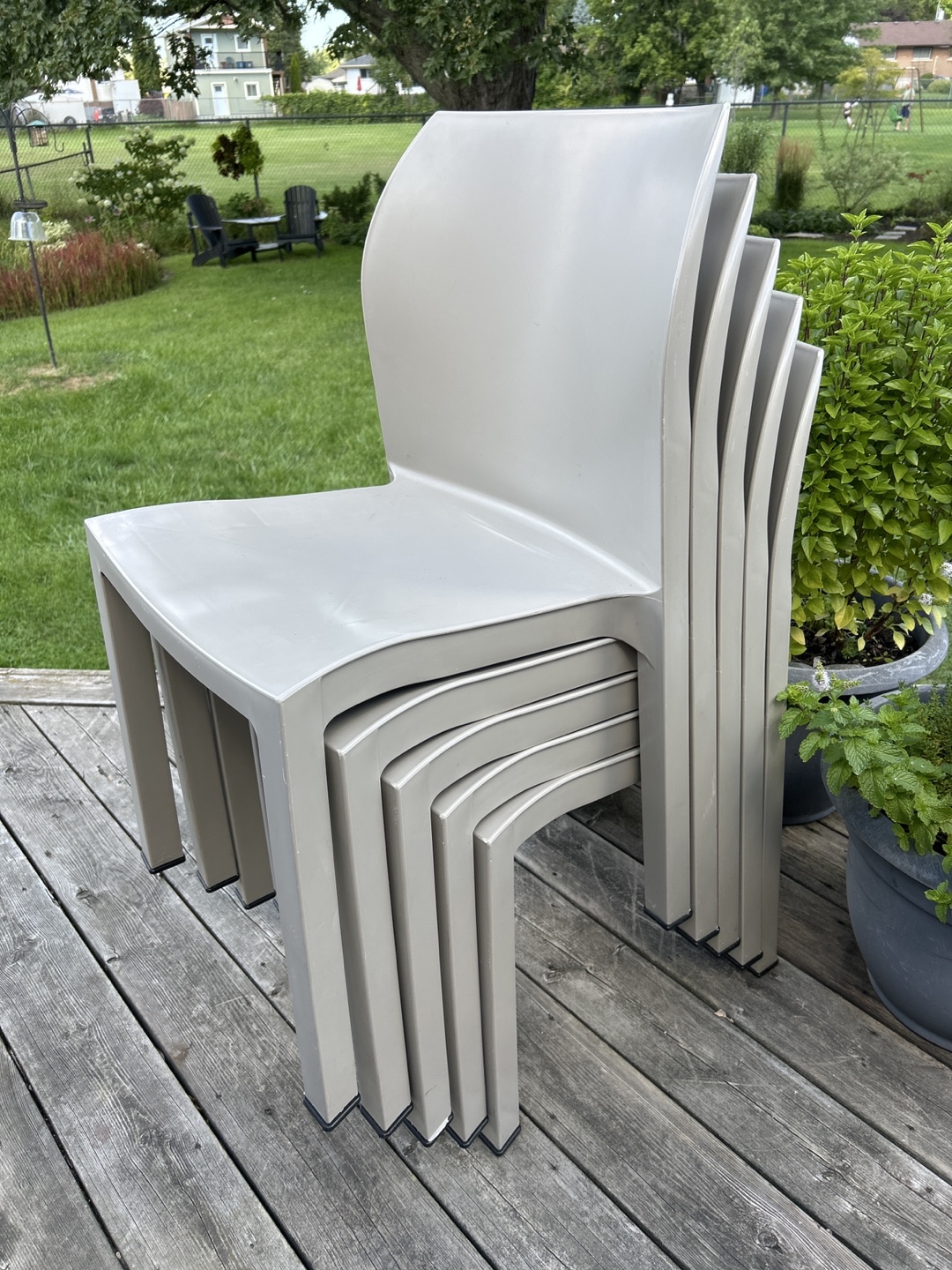 Set of 5 Modern Outdoor Chairs