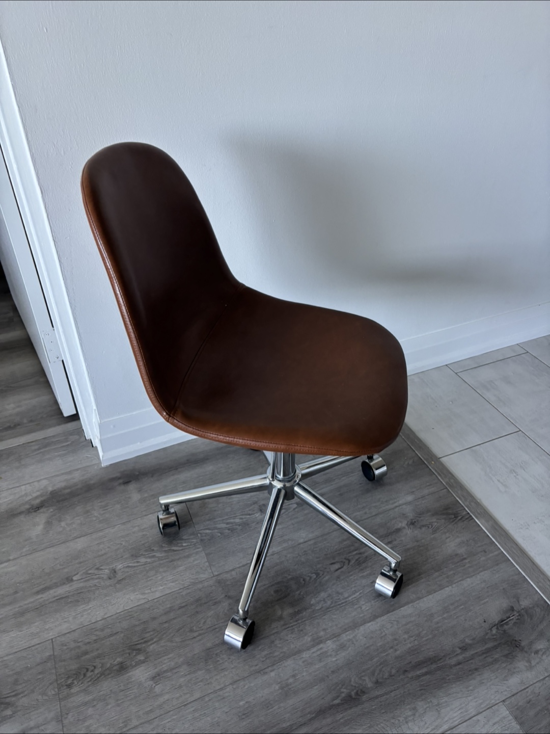 Brown Desk Chair - photo 3