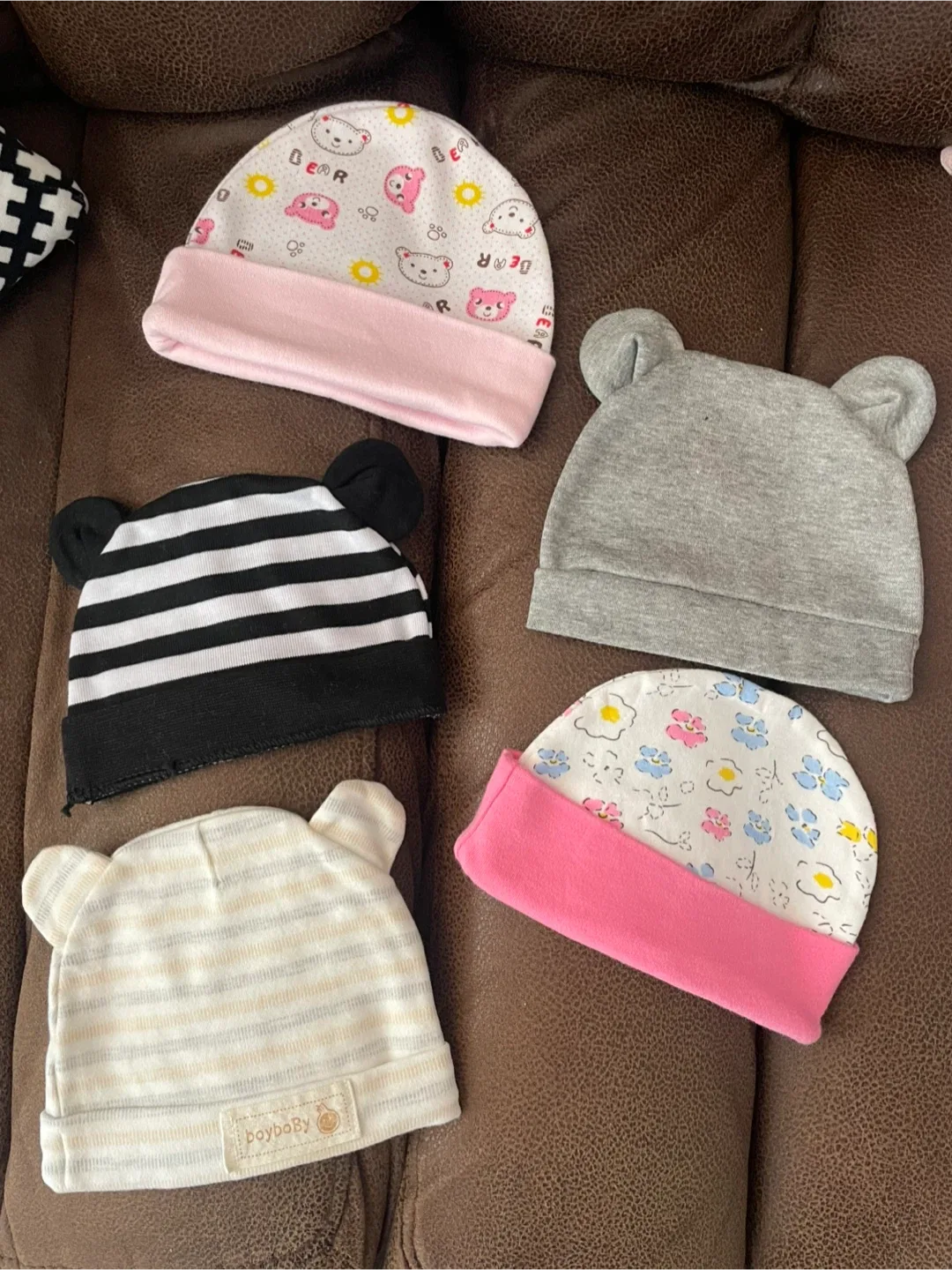 Baby Hats & Bodysuits Bundle - Newborn Size image indicator(2)