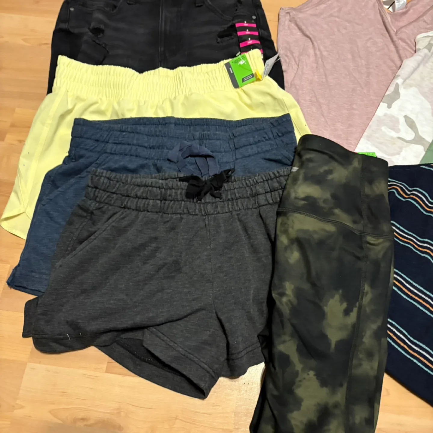 Women’s Mix Lot XS image indicator(2)