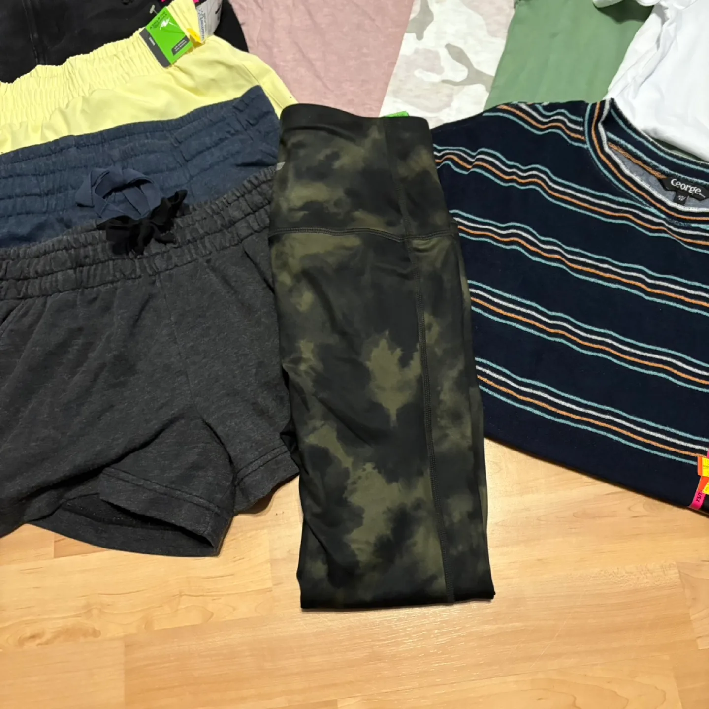 Women’s Mix Lot XS image indicator(3)