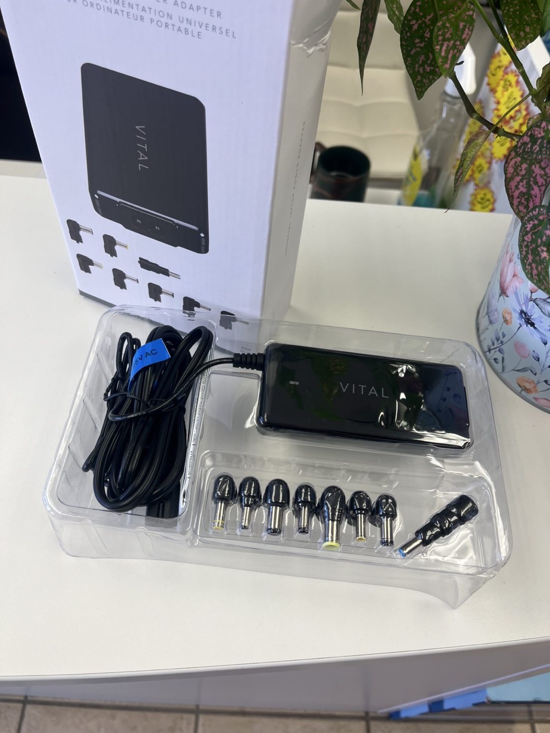 65W Universal Laptop Power Adapter - New! - photo 3