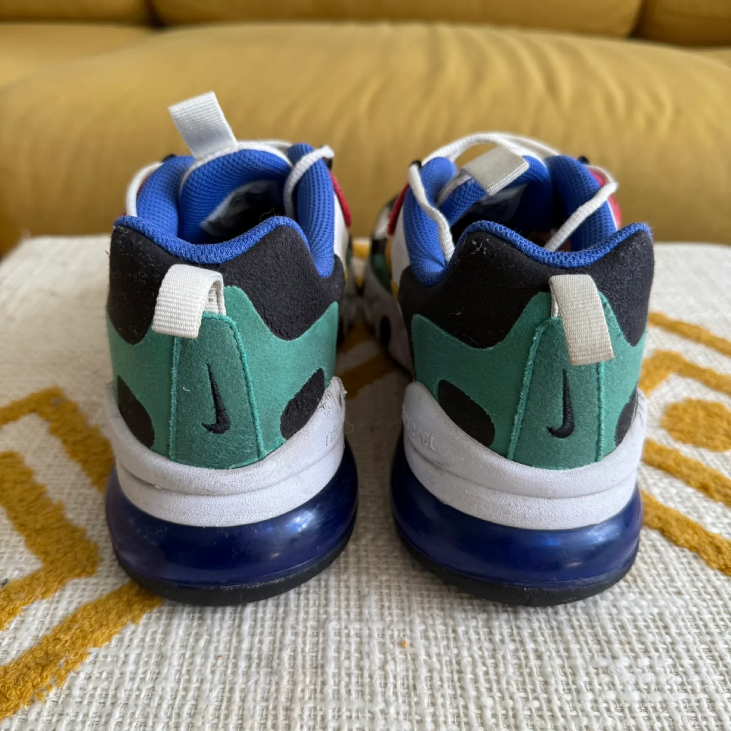 Nike Air Max 270 React Youth Size 6Y image indicator(4)